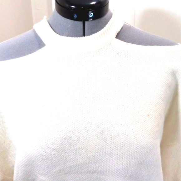 Women's White Cold Shoulder Sweater, Nice n Soft ,Sz M - Picture 2 of 4